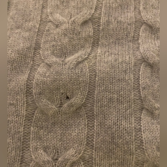 Tuckernuck Gray Cashmere Eloise Cable Knit Boyfriend Crewneck size small - Picture 6 of 6